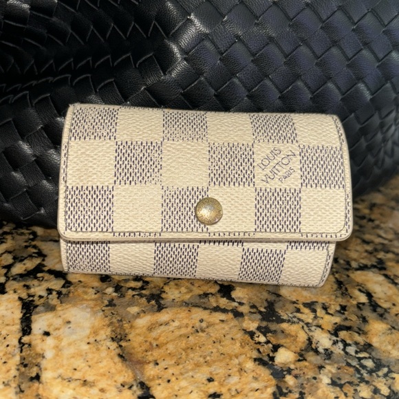 Louis Vuitton Accessories - Louis Vuitton key Damier Azur Multicles 6 Key Holder
